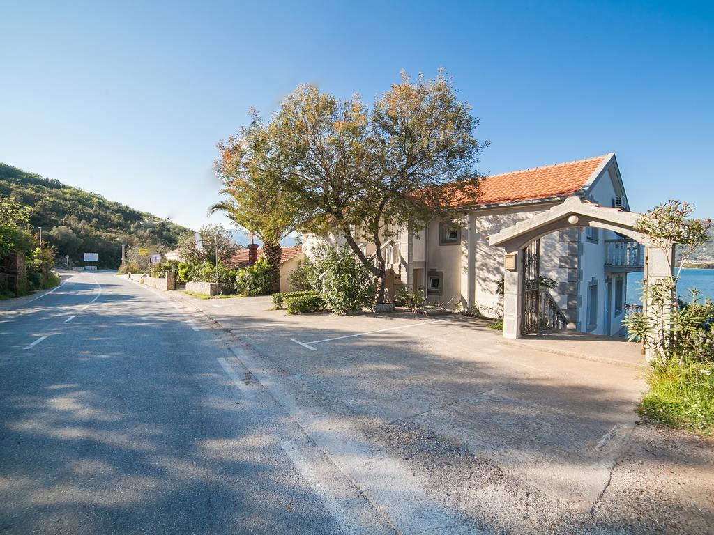 Apartments Elena Tivat Exterior foto